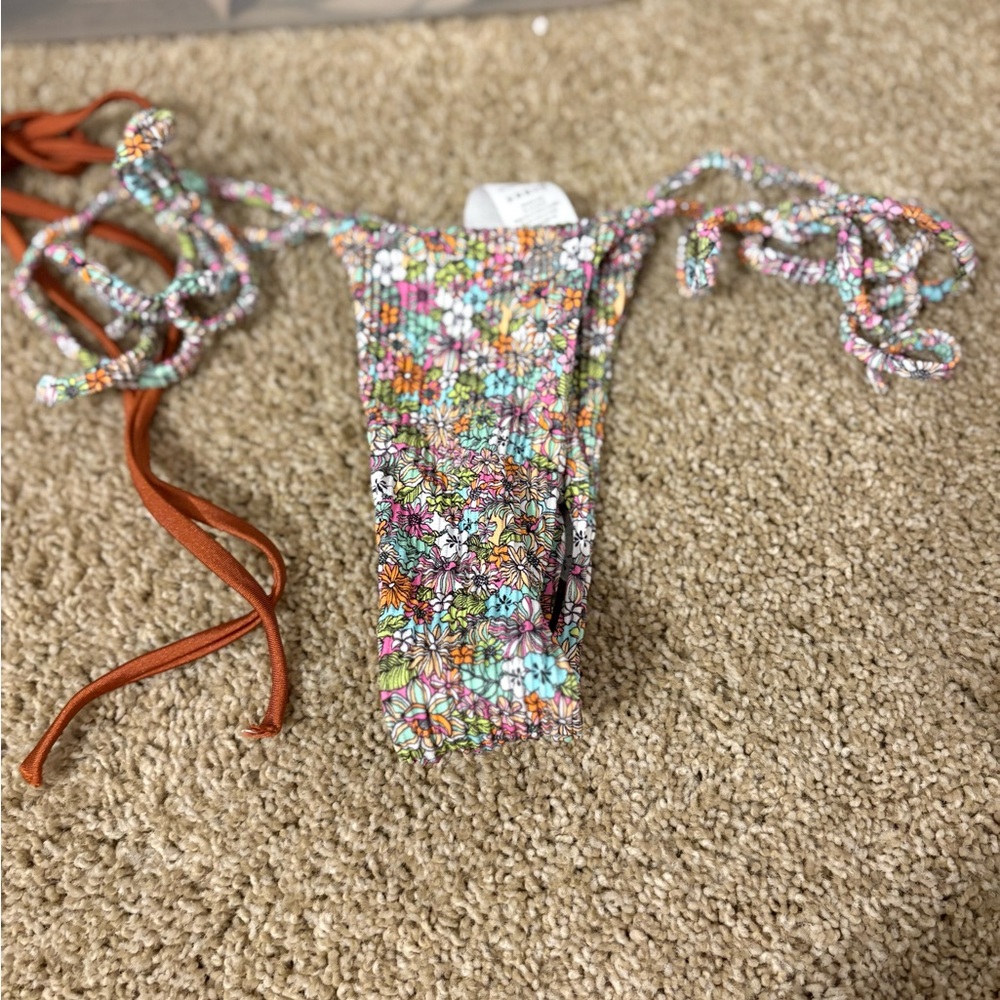 Stylish Multicolor Bikini Set - Picture 2 of 5